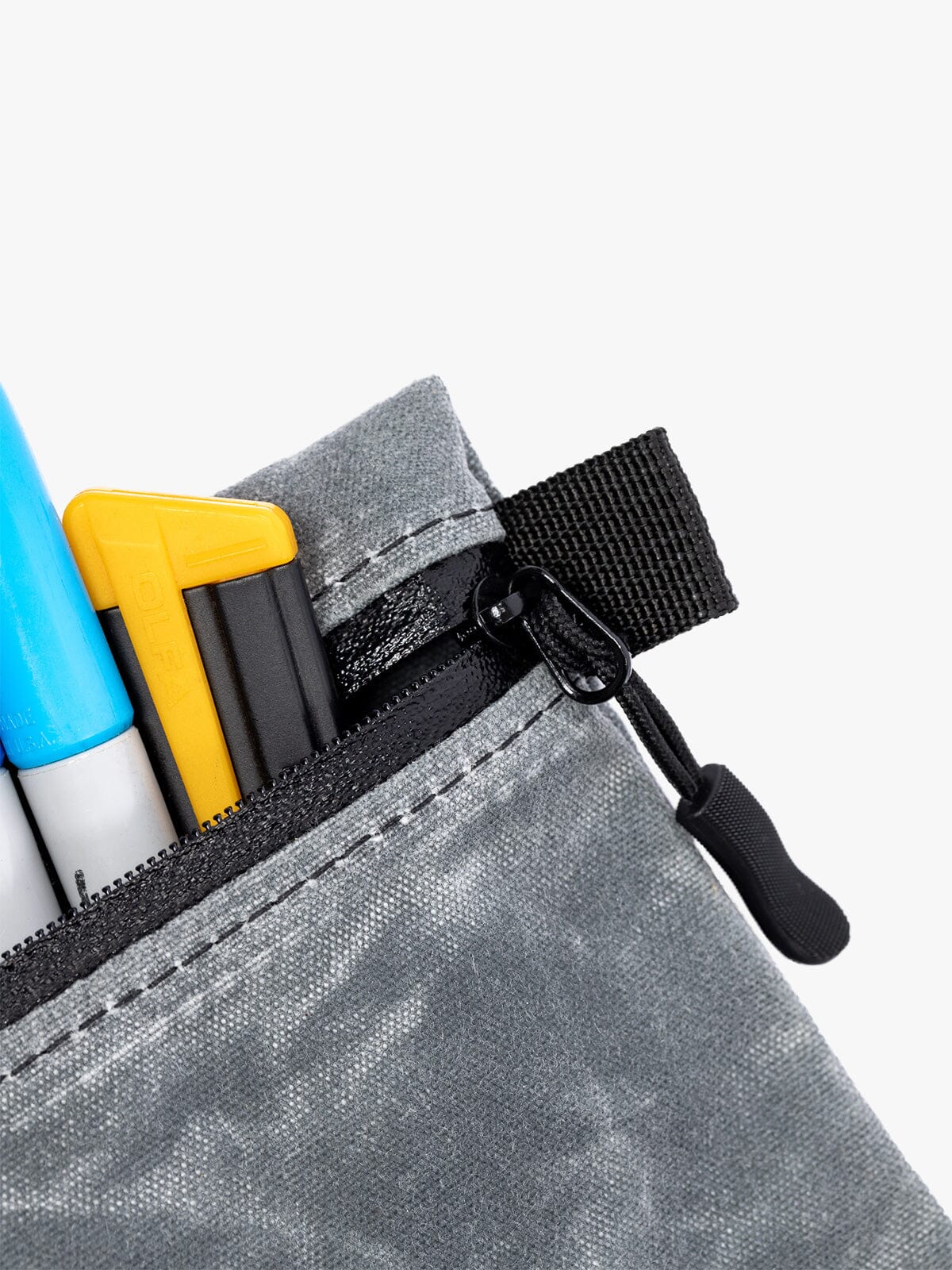 Waxed Canvas Wallet & Utility Pouch byMission Workshop - 耐候性バッグ&テクニカルアパレル - サンフランシスコ&ロサンゼルス - 耐久性に優れた作り - 永久保証