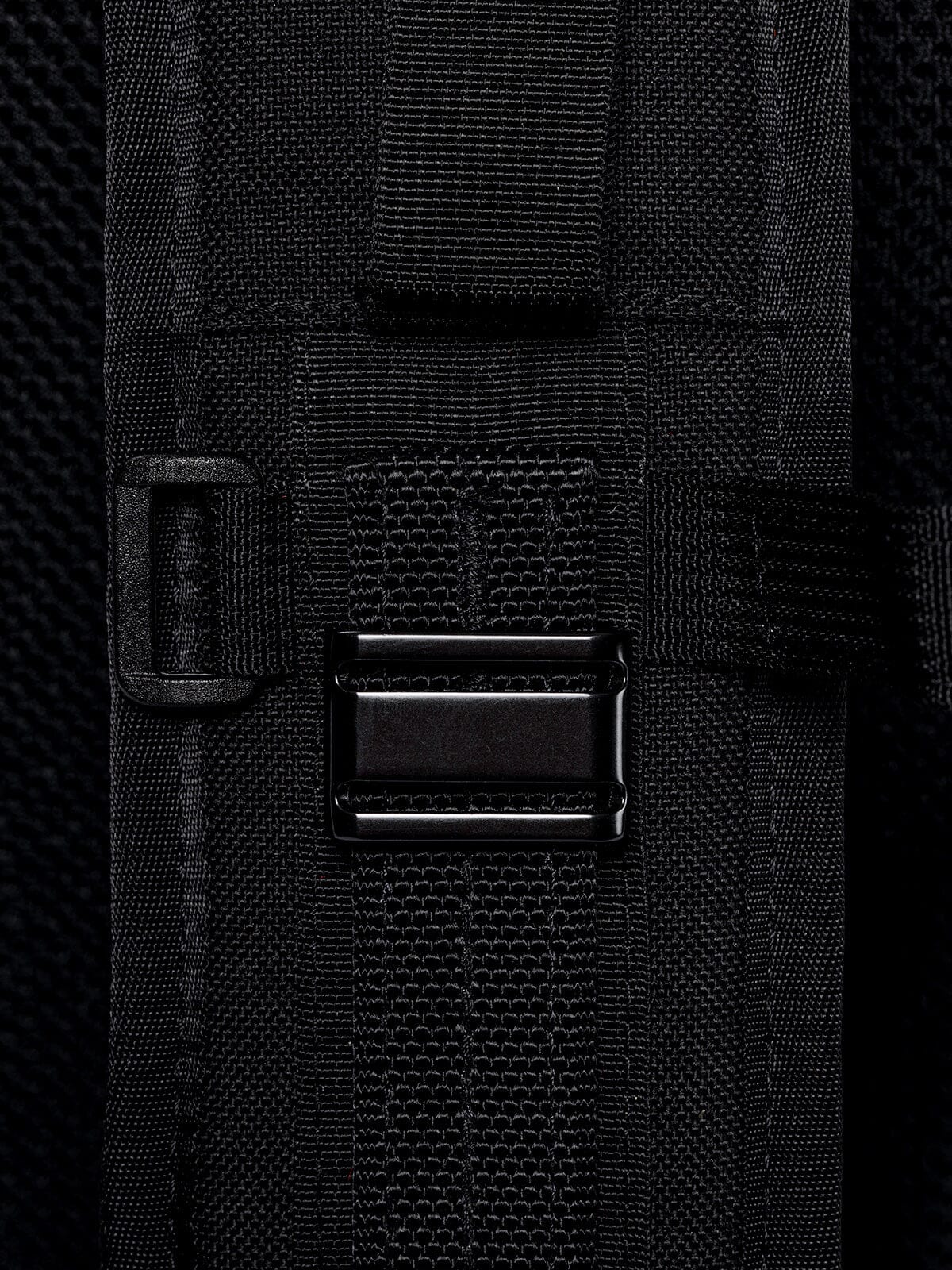 R6 Arkiv Field Pack 40L byMission Workshop - 耐候性バッグ&テクニカルアパレル - サンフランシスコ&ロサンゼルス - 耐久性に優れたバッグ - 永久保証