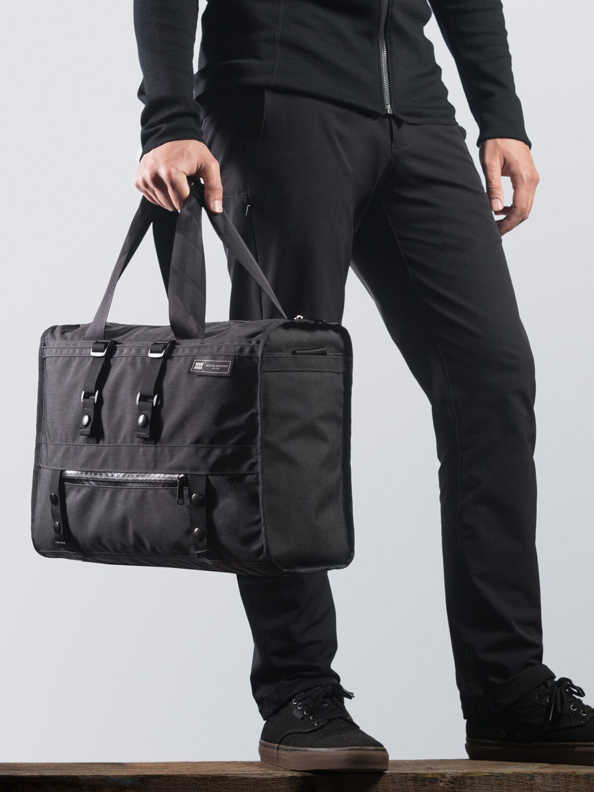 Transit Laptop Brief byMission Workshop - 耐候性バッグ&テクニカルアパレル - サンフランシスコ&ロサンゼルス - 耐久性に優れた作り - 永久保証