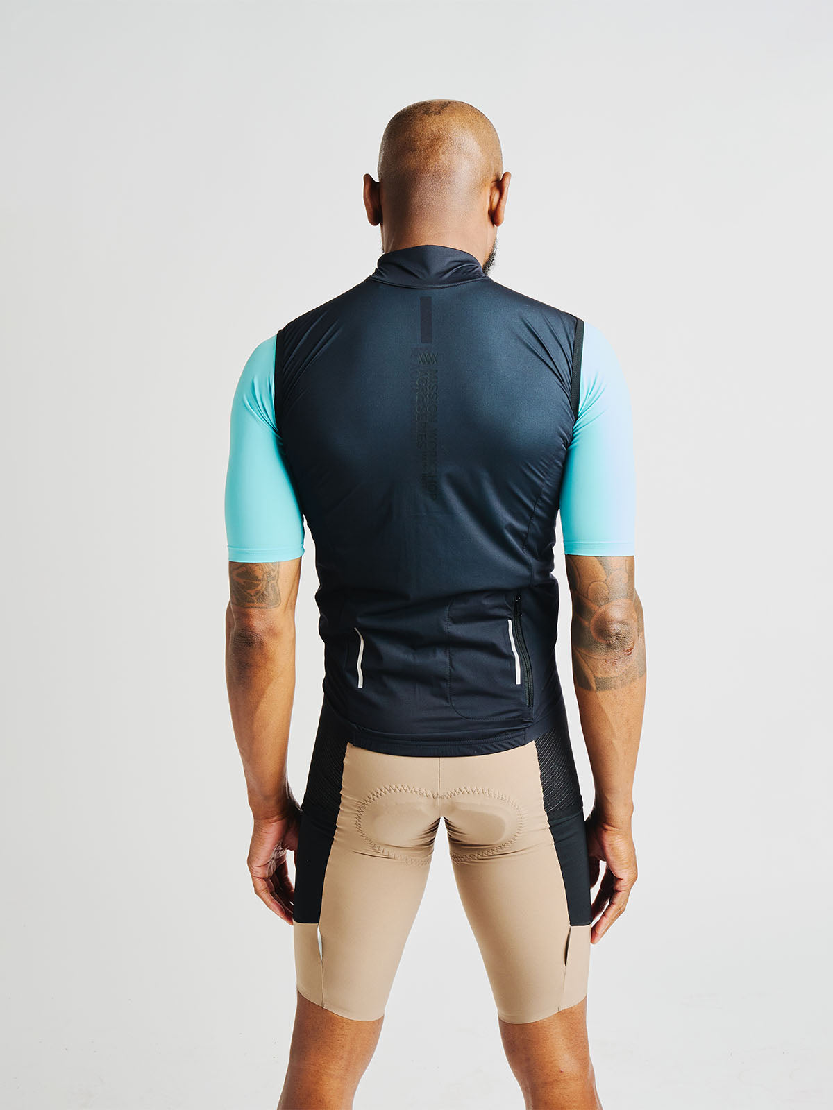 Altosphere Vest byMission Workshop - 耐候性バッグ&テクニカルアパレル - サンフランシスコ&ロサンゼルス - 耐久性に優れた作り - 永久保証
