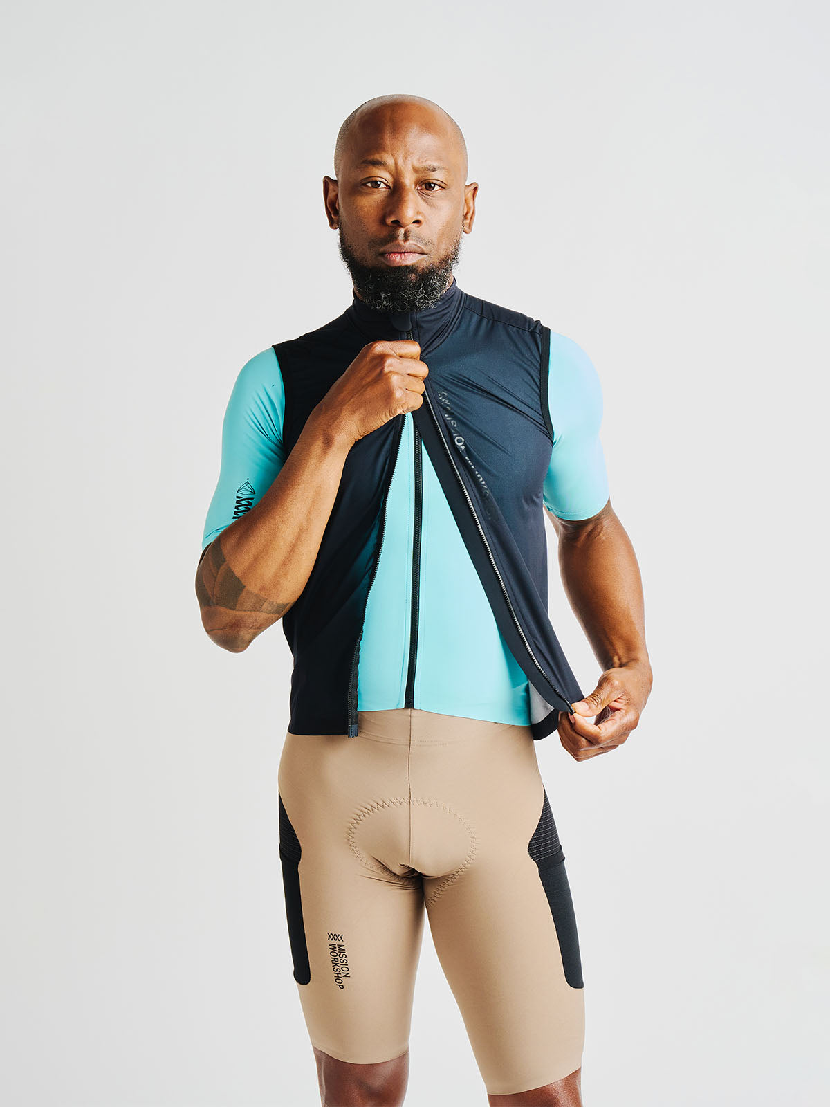 Altosphere Vest byMission Workshop - 耐候性バッグ&テクニカルアパレル - サンフランシスコ&ロサンゼルス - 耐久性に優れた作り - 永久保証
