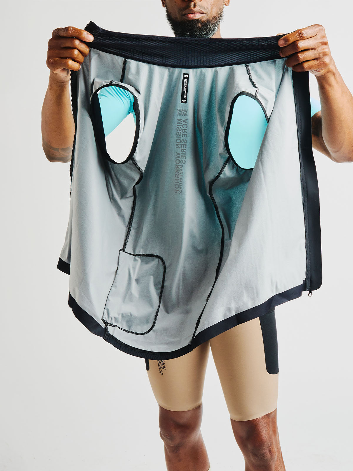 Altosphere Vest byMission Workshop - 耐候性バッグ&テクニカルアパレル - サンフランシスコ&ロサンゼルス - 耐久性に優れた作り - 永久保証