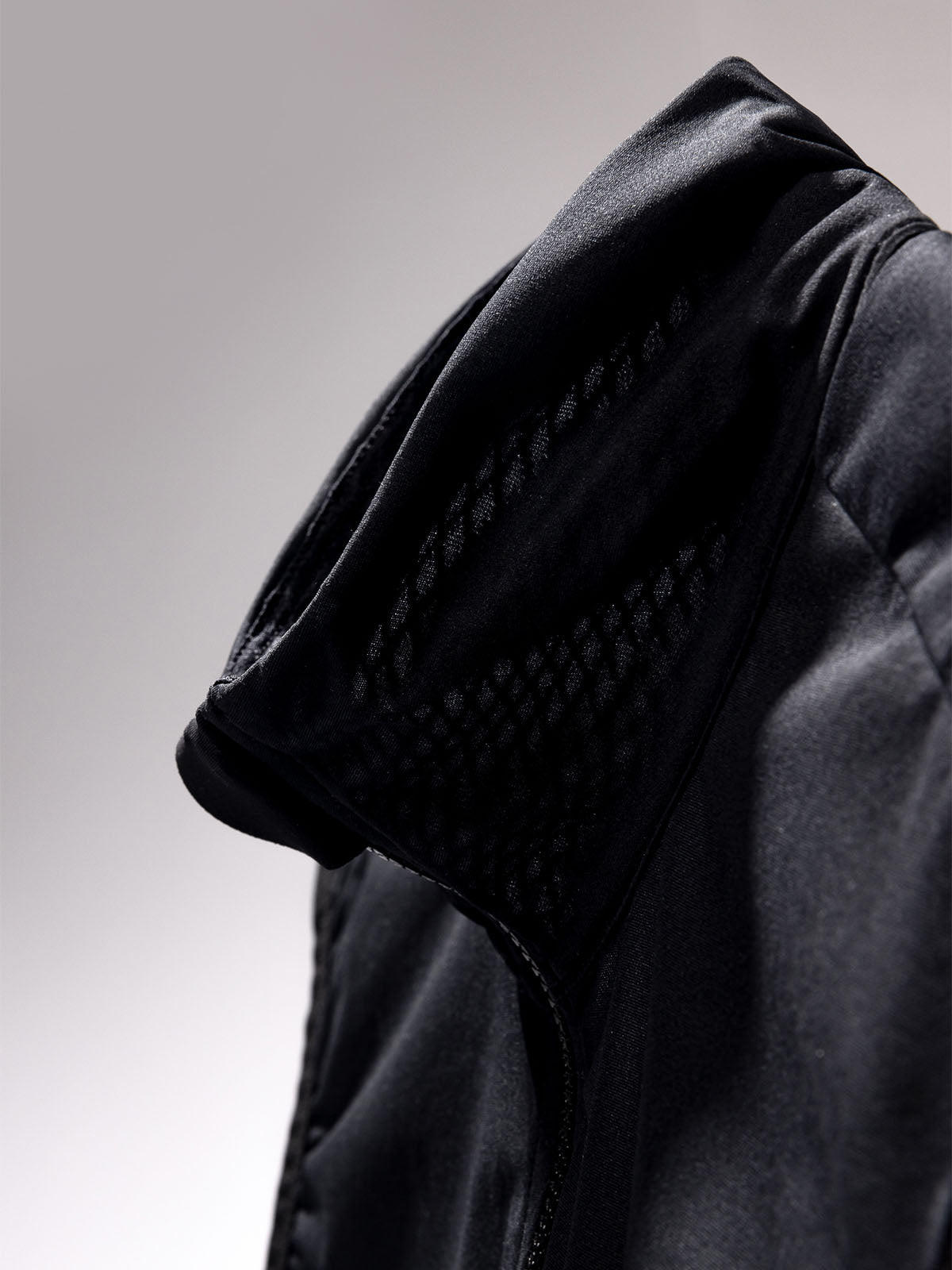 Altosphere Vest byMission Workshop - 耐候性バッグ&テクニカルアパレル - サンフランシスコ&ロサンゼルス - 耐久性に優れた作り - 永久保証