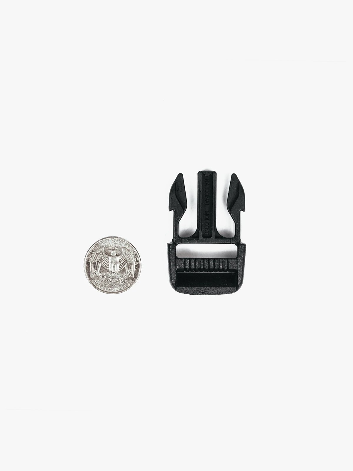 Bag Clips byMission Workshop - 耐候性バッグ&テクニカルアパレル - サンフランシスコ&ロサンゼルス - 耐久性に優れた作り - 永久保証