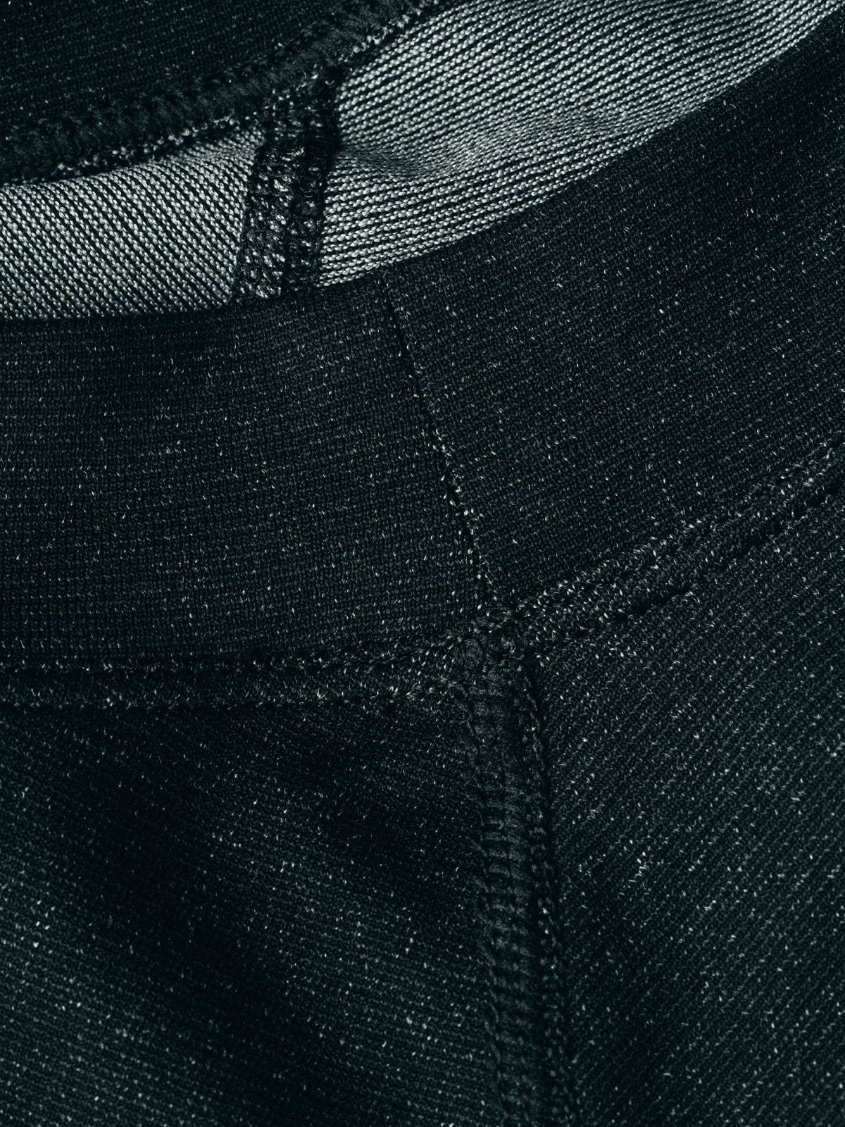 Advanced Projects® : シームレス・ベースレイヤー byMission Workshop - 耐候性バッグ&テクニカルアパレル - サンフランシスコ&ロサンゼルス - 耐久性に優れた作り - 永久保証