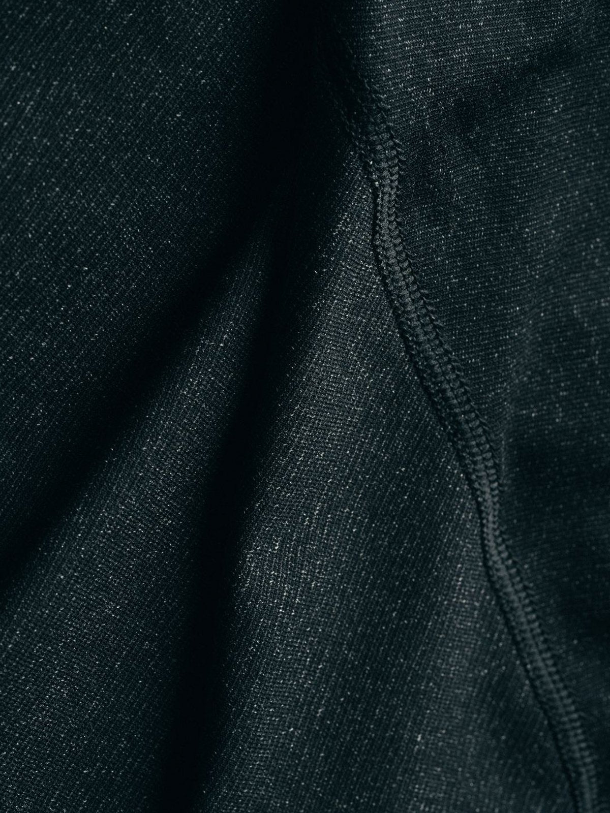 Advanced Projects® : シームレス・ベースレイヤー byMission Workshop - 耐候性バッグ&テクニカルアパレル - サンフランシスコ&ロサンゼルス - 耐久性に優れた作り - 永久保証