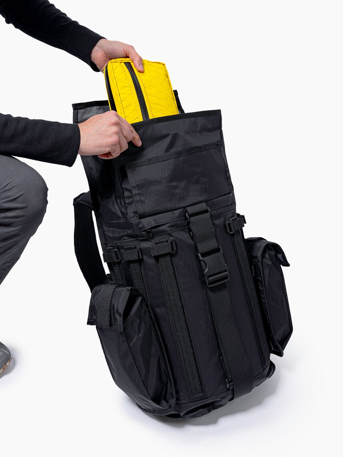 ノッチ・テック・ポーチ byMission Workshop - 耐候性バッグ&テクニカルアパレル - サンフランシスコ&ロサンゼルス - 耐久性に優れた作り - 永久保証