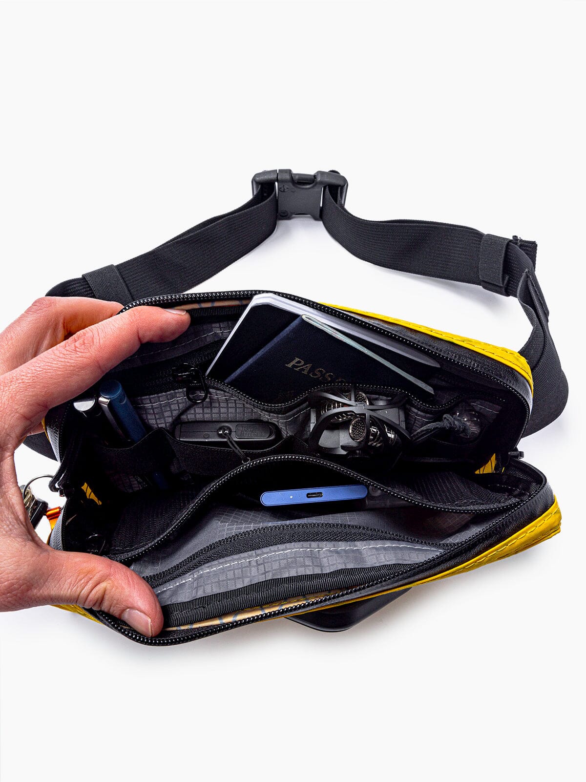 ノッチ・テック・ポーチ byMission Workshop - 耐候性バッグ&テクニカルアパレル - サンフランシスコ&ロサンゼルス - 耐久性に優れた作り - 永久保証