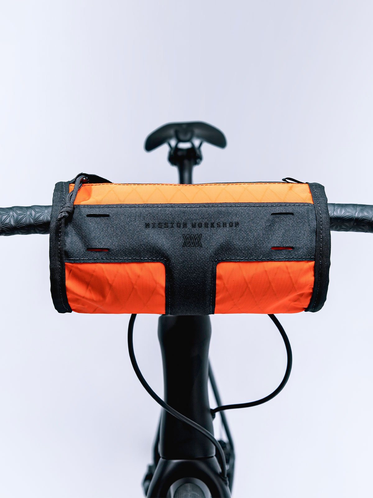 Toro Handlebar Bag byMission Workshop - 耐候性バッグ&テクニカルアパレル - サンフランシスコ&ロサンゼルス - 耐久性に優れた作り - 永久保証