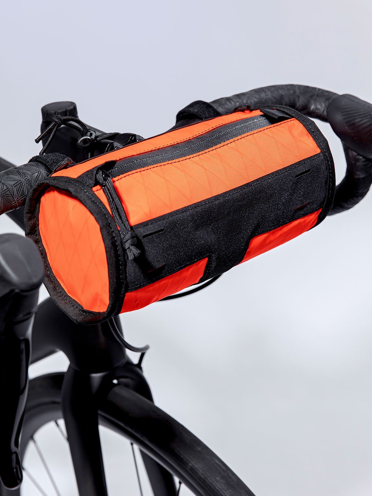 Toro Handlebar Bag byMission Workshop - 耐候性バッグ&テクニカルアパレル - サンフランシスコ&ロサンゼルス - 耐久性に優れた作り - 永久保証