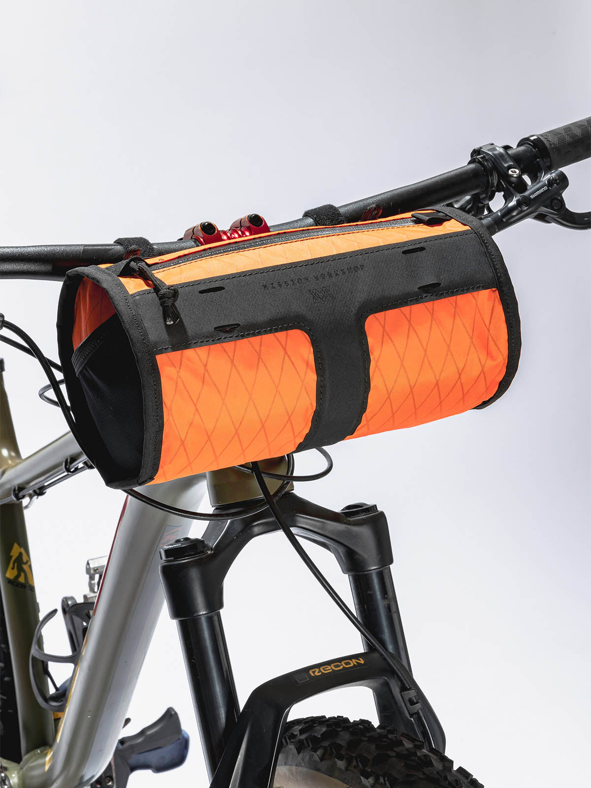 Toro Grande Handlebar Bag byMission Workshop - 耐候性バッグ&テクニカルアパレル - サンフランシスコ&ロサンゼルス - 耐久性に優れた作り - 永久保証