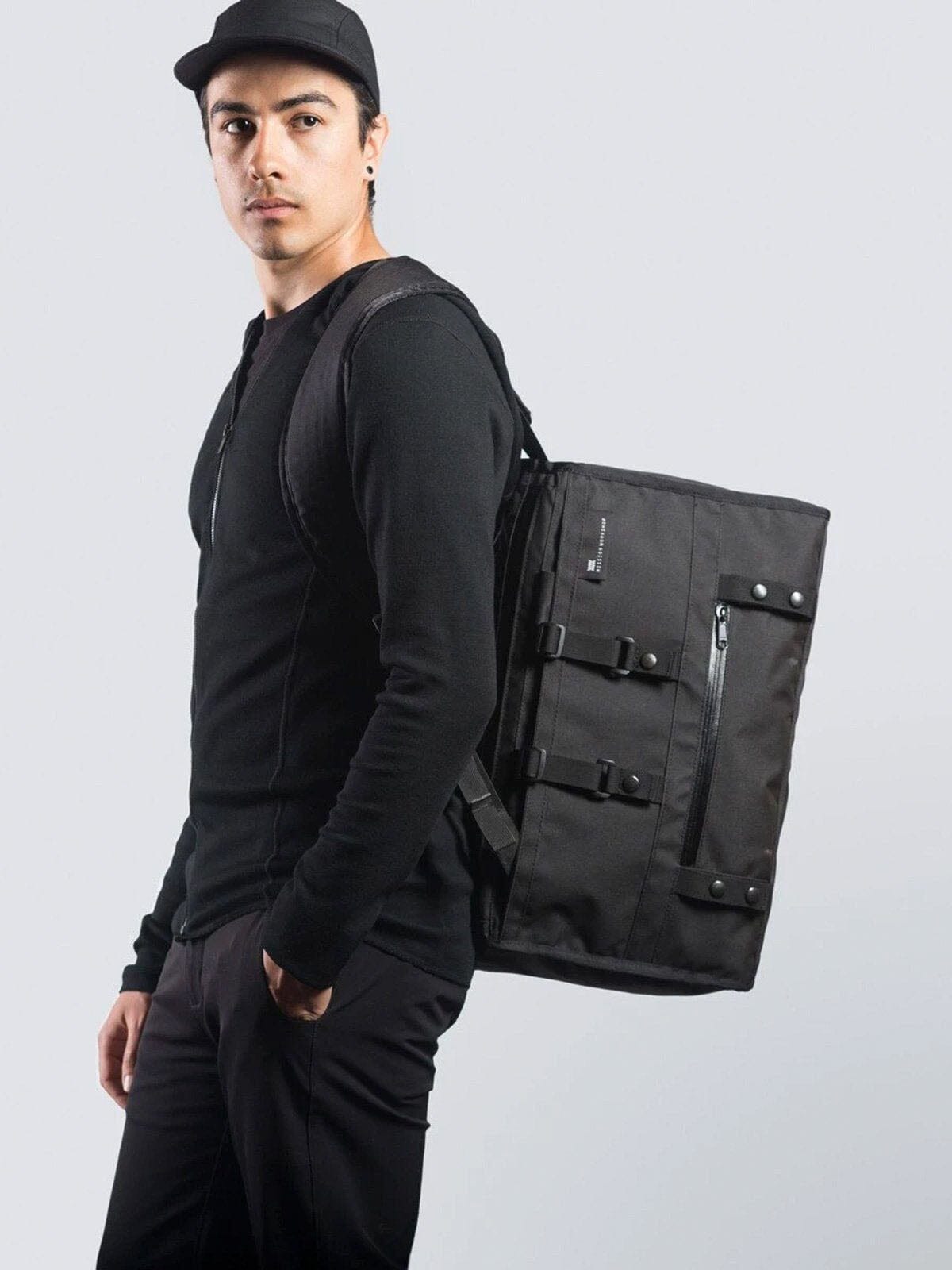 トランジット:Duffle byMission Workshop - 耐候性バッグ&テクニカルアパレル - サンフランシスコ&ロサンゼルス - 耐久性に優れた作り - 永久保証