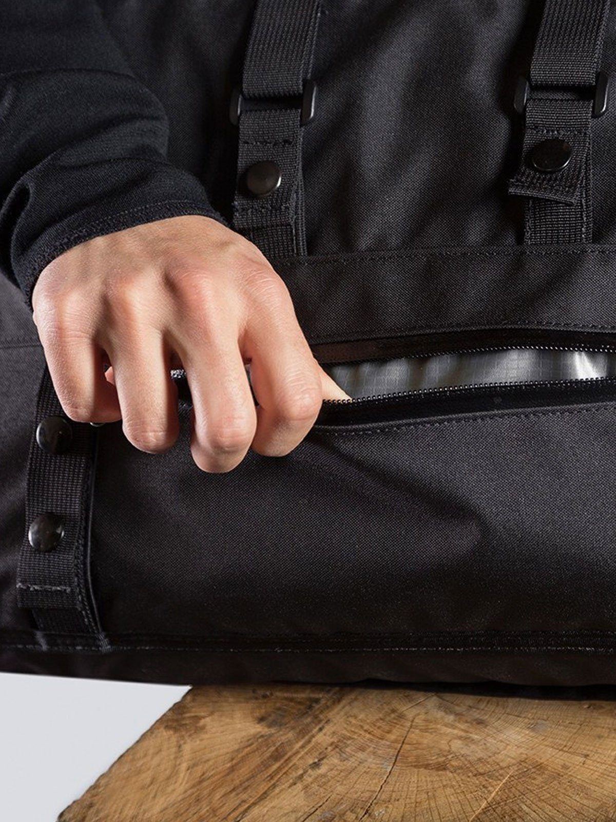 トランジット:Duffle byMission Workshop - 耐候性バッグ&テクニカルアパレル - サンフランシスコ&ロサンゼルス - 耐久性に優れた作り - 永久保証