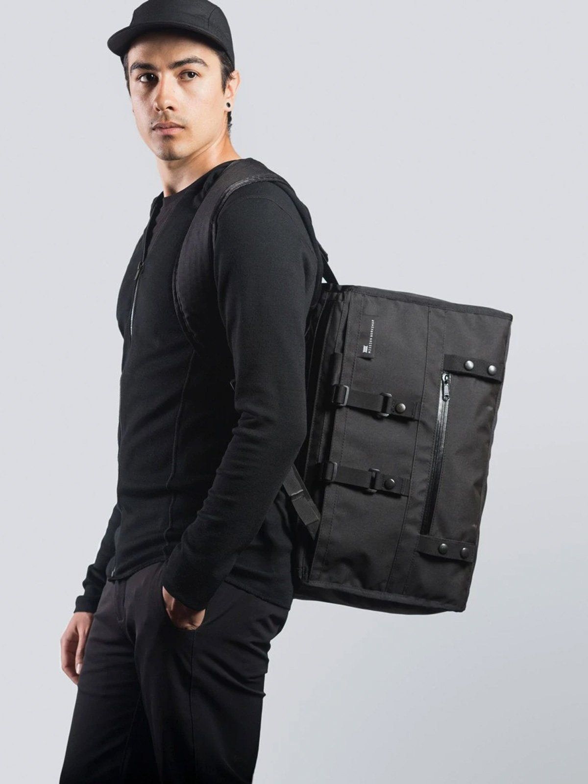 トランジット:Duffle Backpack Harness byMission Workshop - 耐候性バッグ&テクニカルアパレル - サンフランシスコ&ロサンゼルス - 耐久性に優れた作り - 永久保証