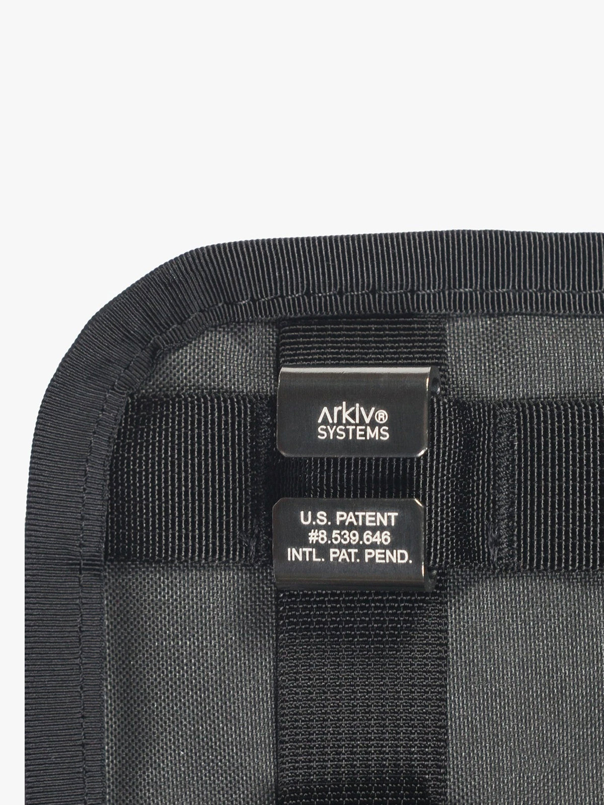 Arkiv Vertical Zippered Pocket byMission Workshop - 耐候性バッグ&テクニカルアパレル - サンフランシスコ&ロサンゼルス - 耐久性に優れた作り - 永久保証