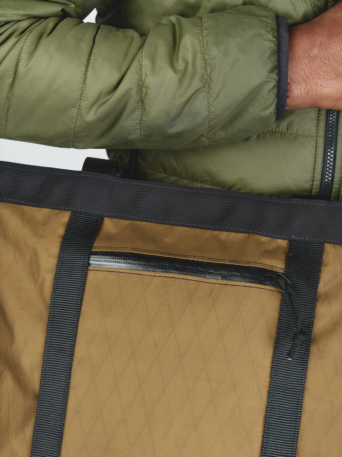 Helix 10L Tote byMission Workshop - 耐候性バッグ&テクニカルアパレル - サンフランシスコ&ロサンゼルス - 耐久性に優れた作り - 永久保証